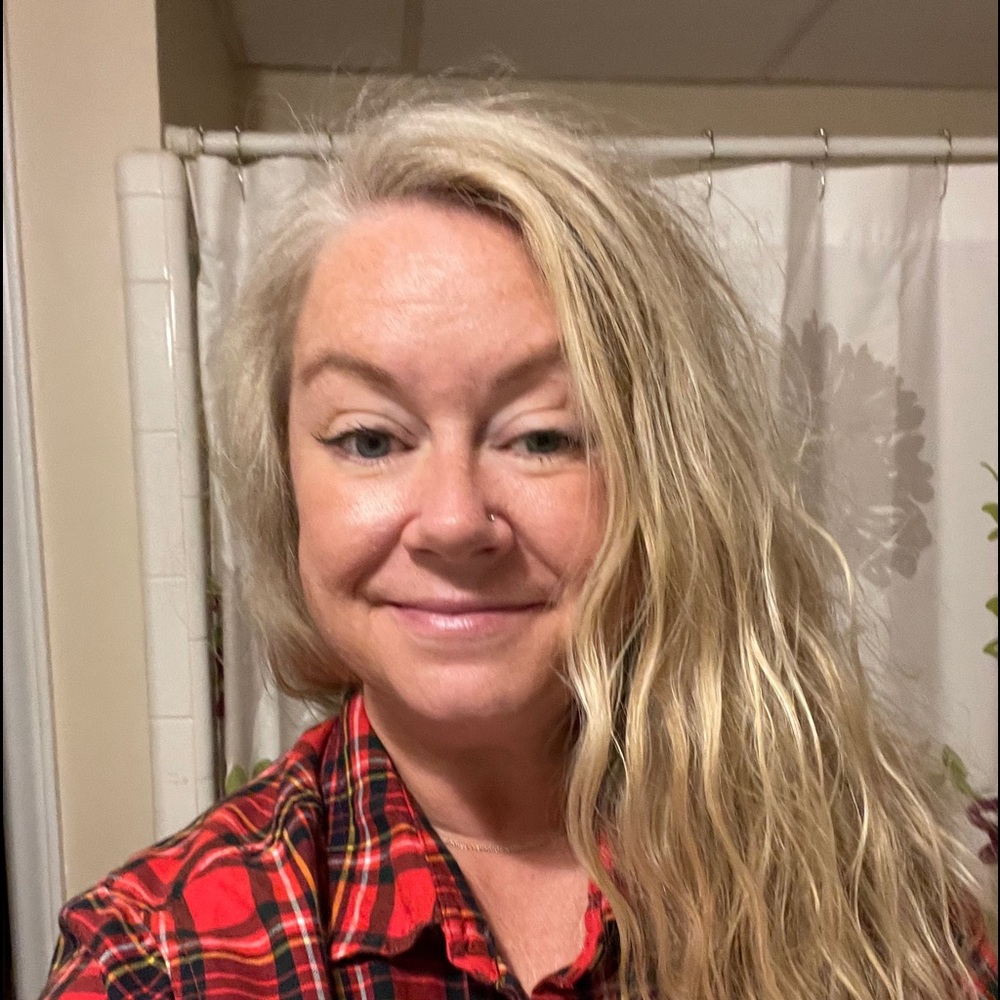 Meet your Posher, Hilary